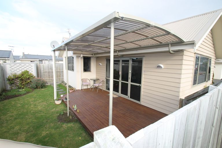 Photo of property in 2/23 Bradshaw Street, South Dunedin, Dunedin, 9012