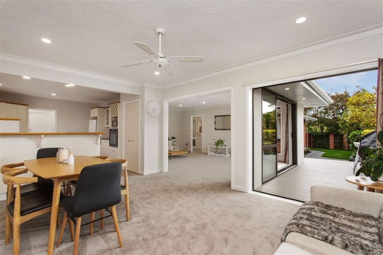 Photo of property in 1/12 Gleneagles Terrace, Ilam, Christchurch, 8053