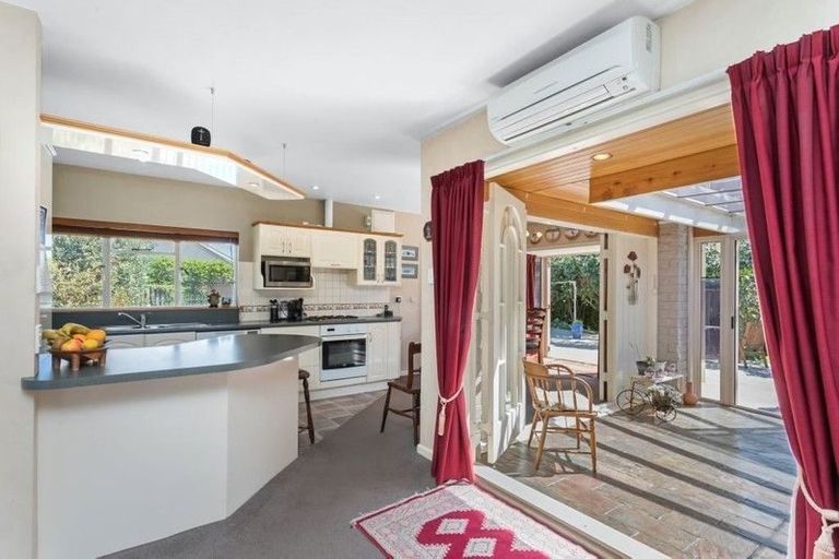 Photo of property in 385 Sawyers Arms Road, Harewood, Christchurch, 8051