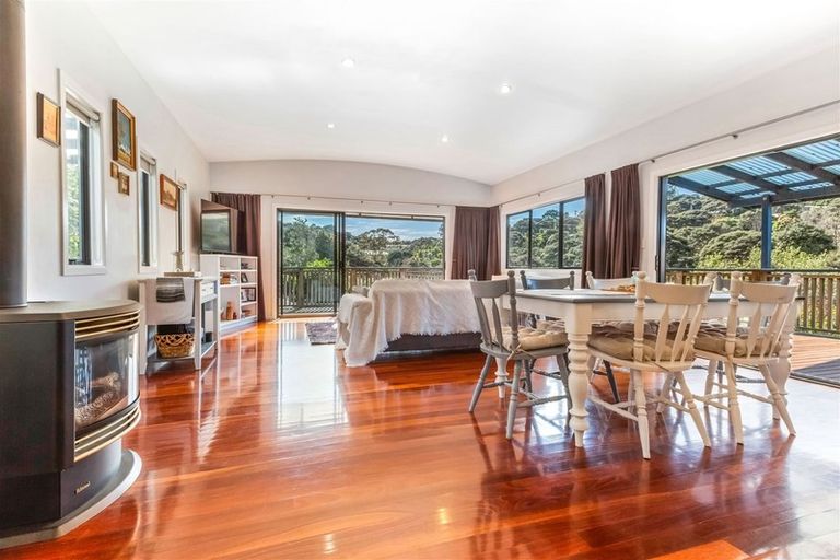 Photo of property in 37 Te Toki Road, Ostend, Waiheke Island, 1081