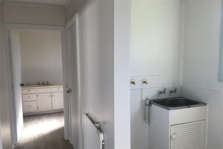 Photo of property in 53 Harrington Road, Henderson, Auckland, 0610