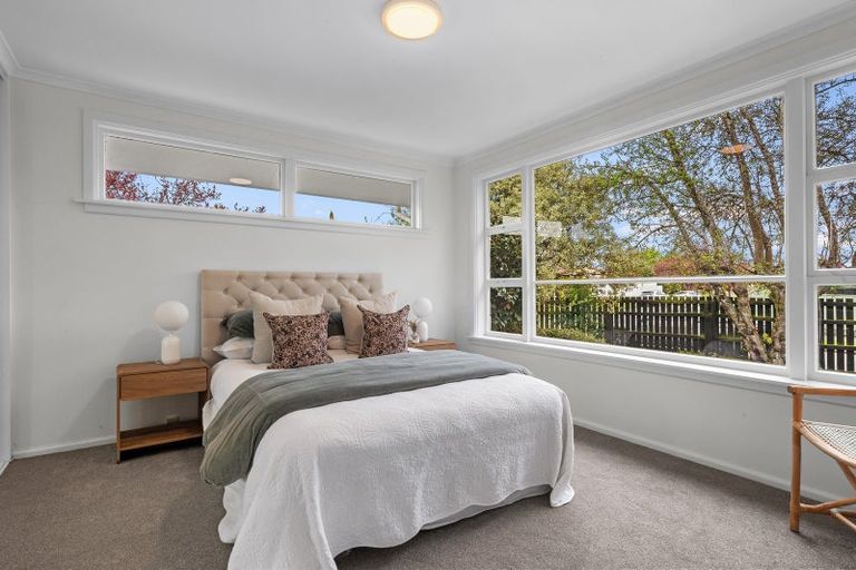 Photo of property in 2 Ilfracombe Place, Burnside, Christchurch, 8053