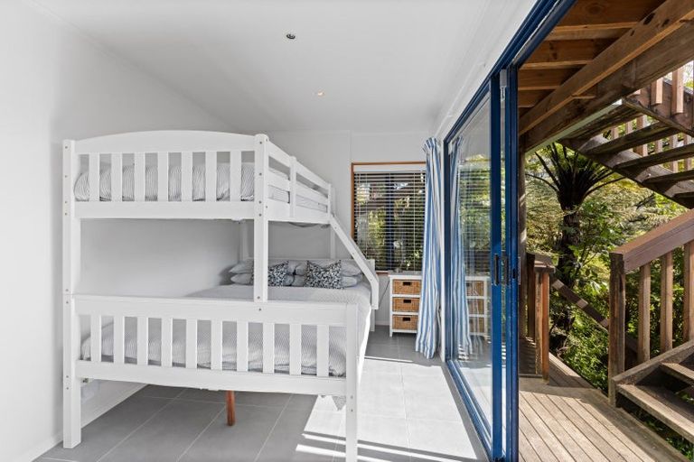 Photo of property in 2045 Queen Charlotte Drive, Ngakuta Bay, Picton, 7281