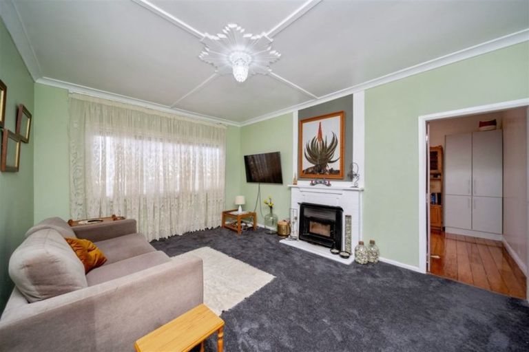 Photo of property in 10 Leicester Street, Patea, 4520