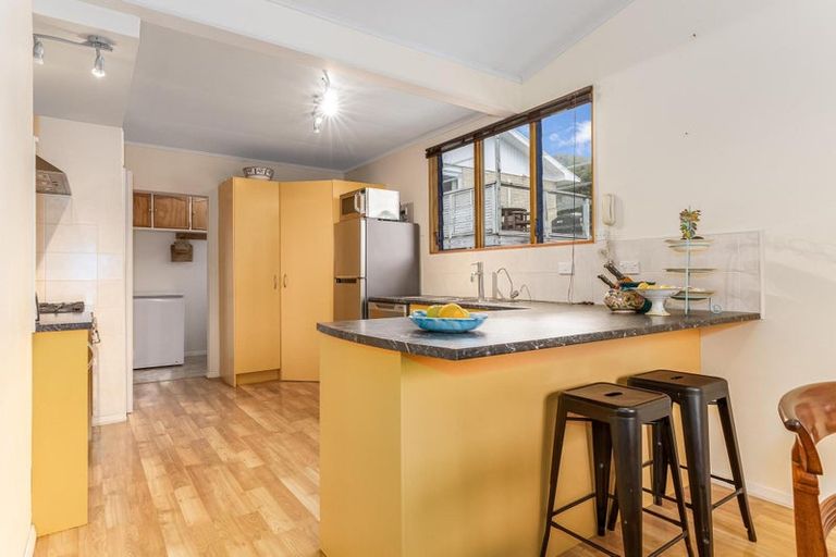 Photo of property in 9 Toenga Road, Pukerua Bay, 5026