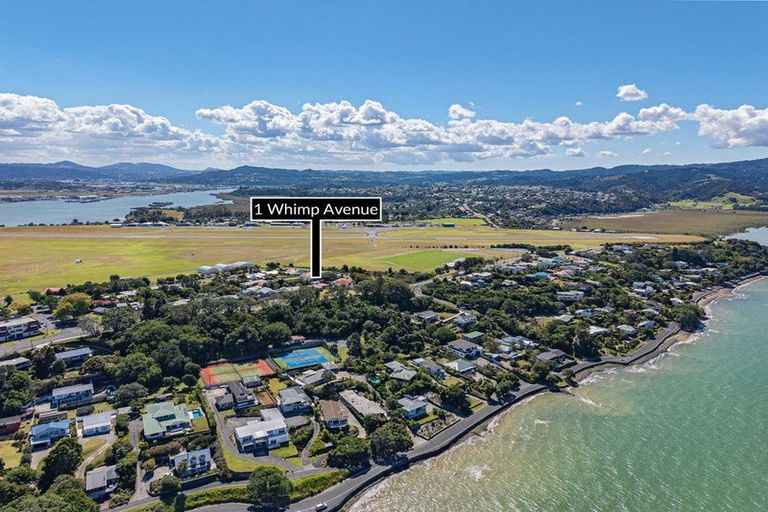Photo of property in 1 Whimp Avenue, Onerahi, Whangarei, 0110