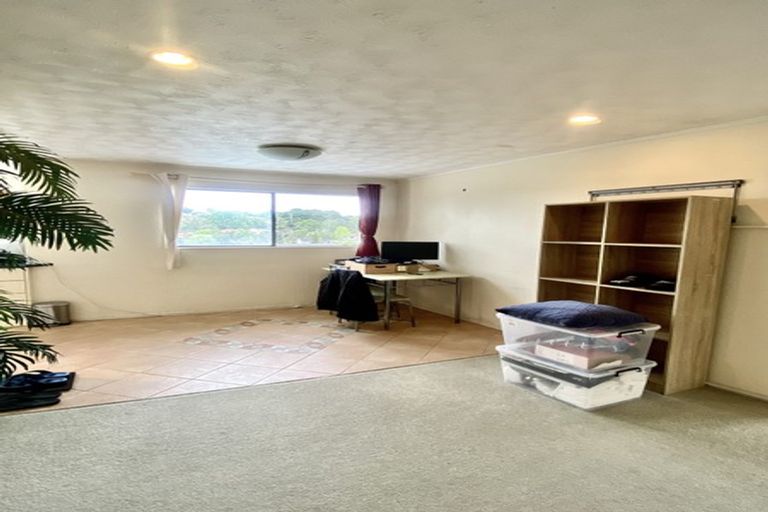 Photo of property in 102 Stapleford Crescent, Browns Bay, Auckland, 0630