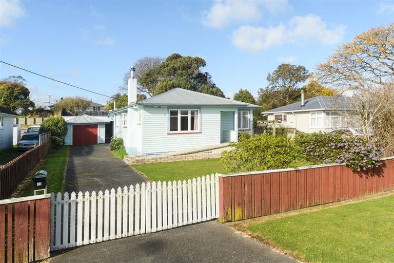 Photo of property in 10 Ahuru Street, Marton, 4710