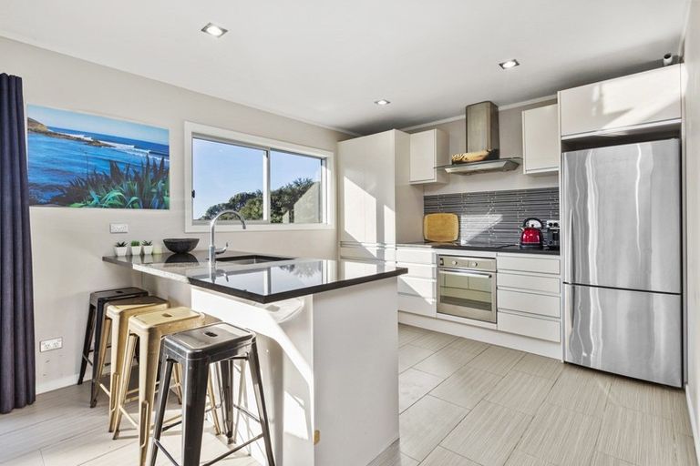 Photo of property in 33 Whaanga Road, Raglan, 3297