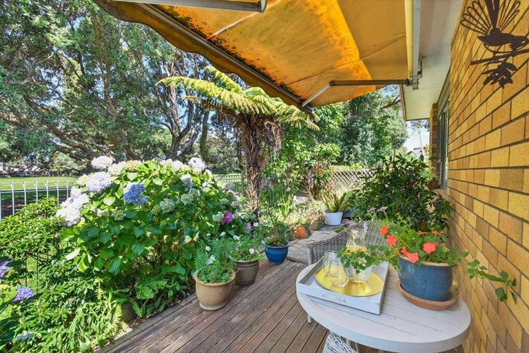 Photo of property in 175a Centreway Road, Orewa, 0931