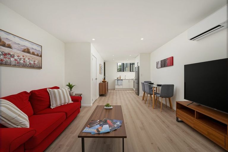 Photo of property in 10/12 Tawa Road, Te Atatu Peninsula, Auckland, 0610