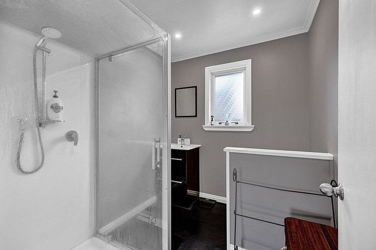 Photo of property in 76 High Street, Eltham, 4322