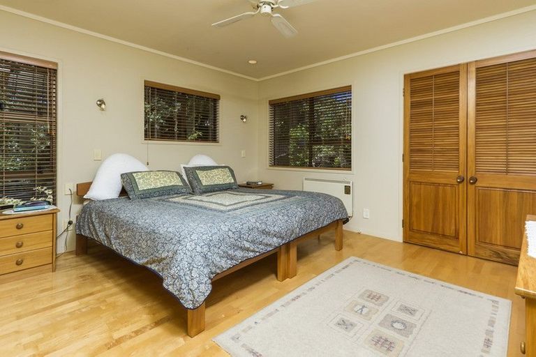 Photo of property in 1/59 Churchill Road, Murrays Bay, Auckland, 0630