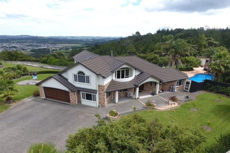 Photo of property in 54 Pinetone Road, Kumeu, 0892