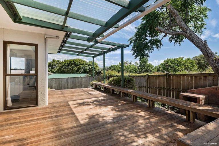 Photo of property in 131 Chivalry Road, Glenfield, Auckland, 0629