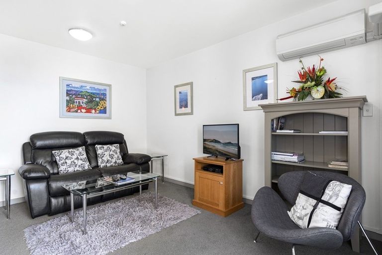 Photo of property in Anchorage Apartments, 309/36 Victoria Road, Mount Maunganui, 3116