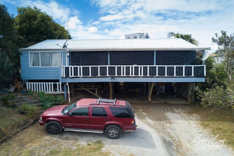 Photo of property in 10 Paradise Road, Coopers Beach, 0420