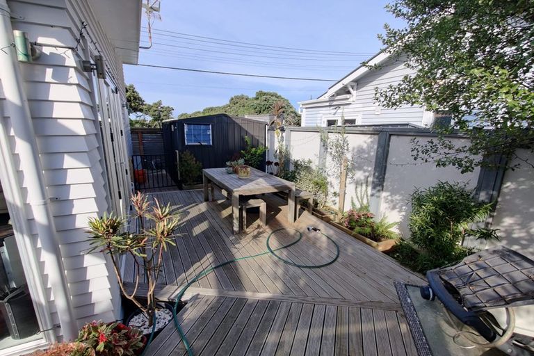 Photo of property in 17 Kedah Street, Miramar, Wellington, 6022