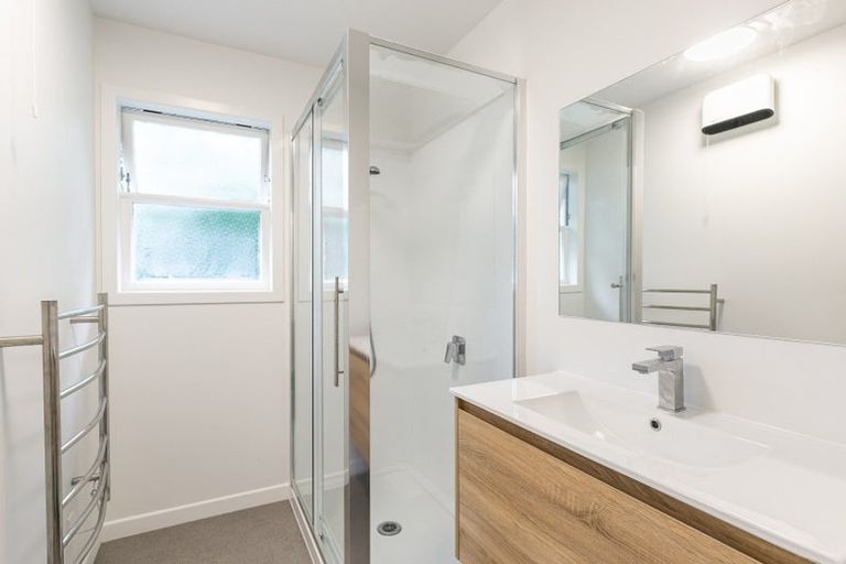 Photo of property in 8 Westleigh Way, Newlands, Wellington, 6037