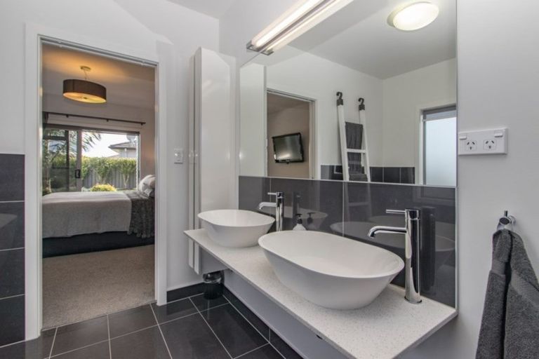 Photo of property in 7 Kapiti Drive, Poraiti, Napier, 4112