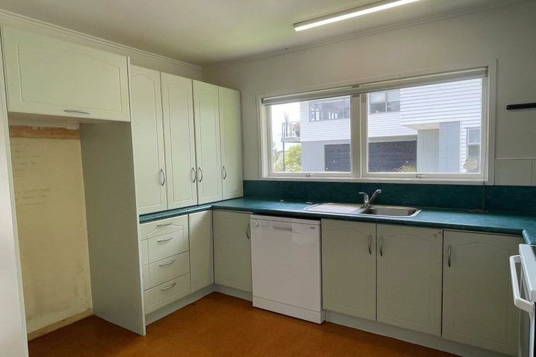 Photo of property in 52 Newhaven Terrace, Mairangi Bay, Auckland, 0630