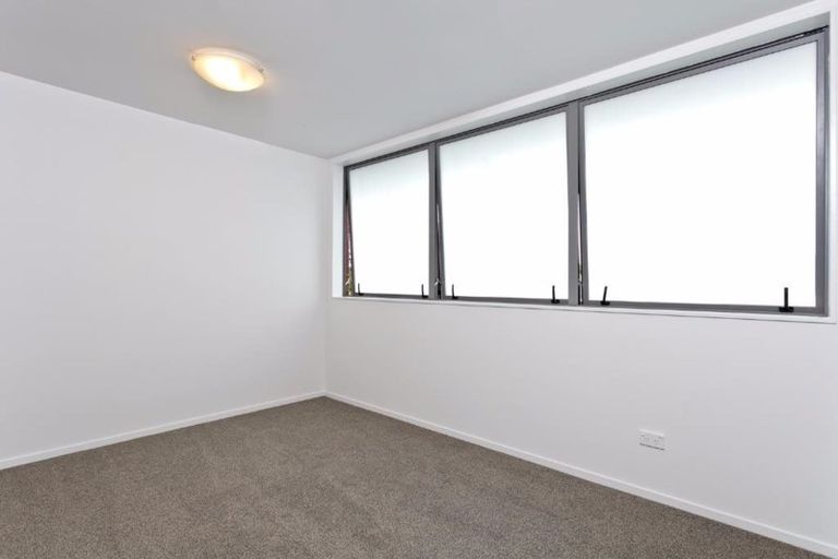 Photo of property in 8/26 Railway Street West, Papakura, 2110