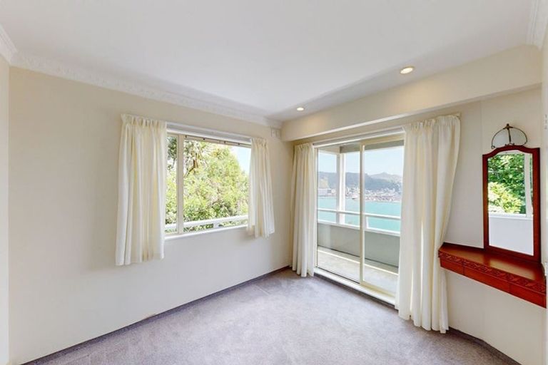 Photo of property in 62a Palliser Road, Roseneath, Wellington, 6011