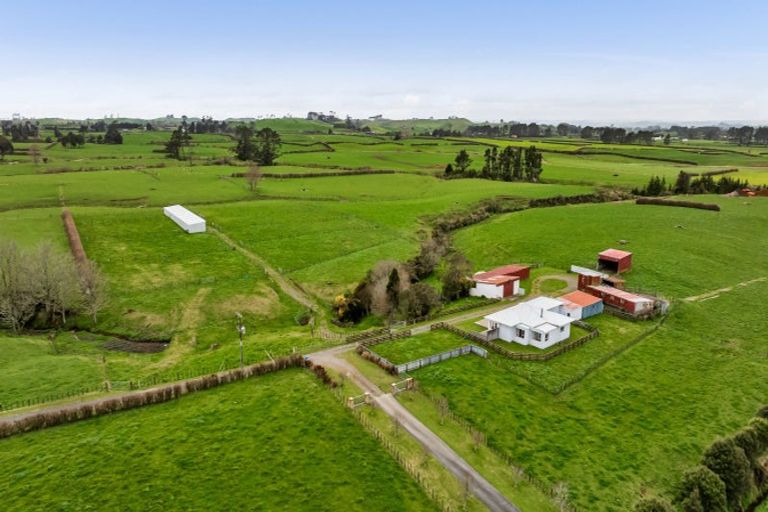Photo of property in 124 Kahouri Road, Midhirst, Stratford, 4394