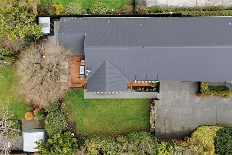 Photo of property in 14b Searells Road, Strowan, Christchurch, 8052