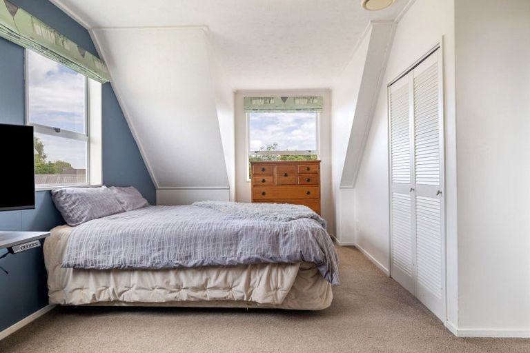 Photo of property in 10 Humphries Place, Awapuni, Palmerston North, 4412