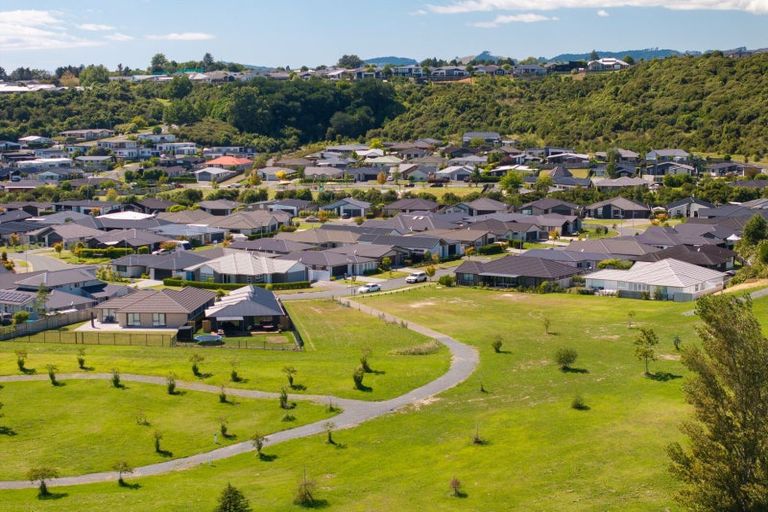Photo of property in 85 Awataha Crescent, Pyes Pa, Tauranga, 3110