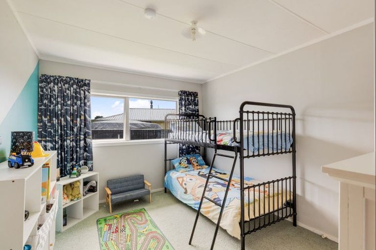 Photo of property in 9 Tawake Place, Waitara, 4320