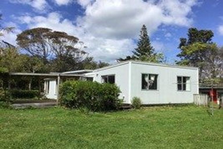 Photo of property in 63 Puriri Road, Waikanae, 5036
