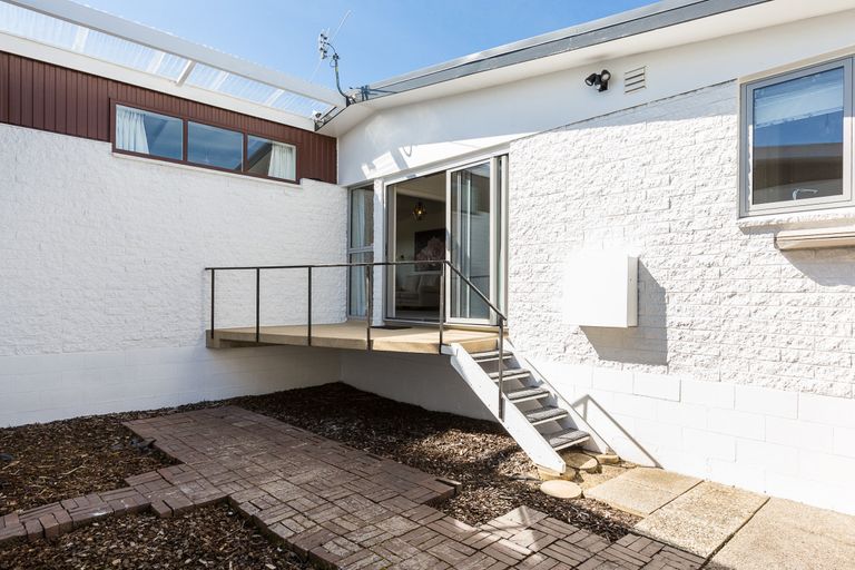 Photo of property in 42 Crosby Street, Mornington, Dunedin, 9011