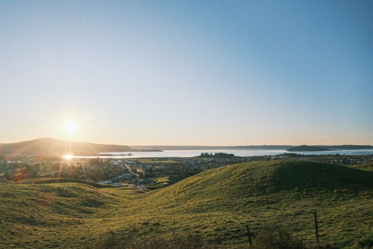 Photo of property in 10 Manawa Road, Lynmore, Rotorua, 3076