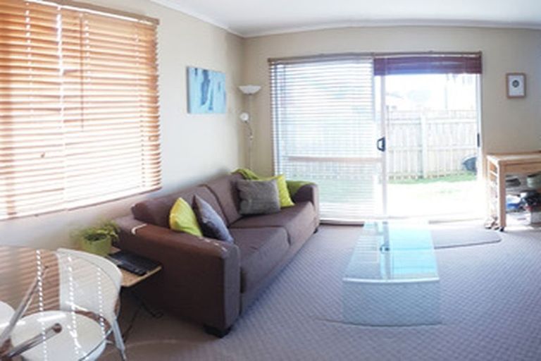 Photo of property in 1/102 Lyall Parade, Lyall Bay, Wellington, 6022