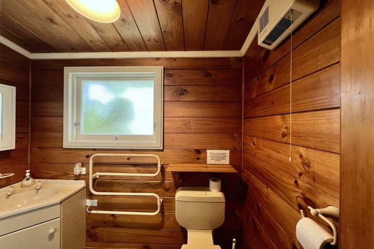 Photo of property in 6 Bernard Street, Two Mile Bay, Taupo, 3330