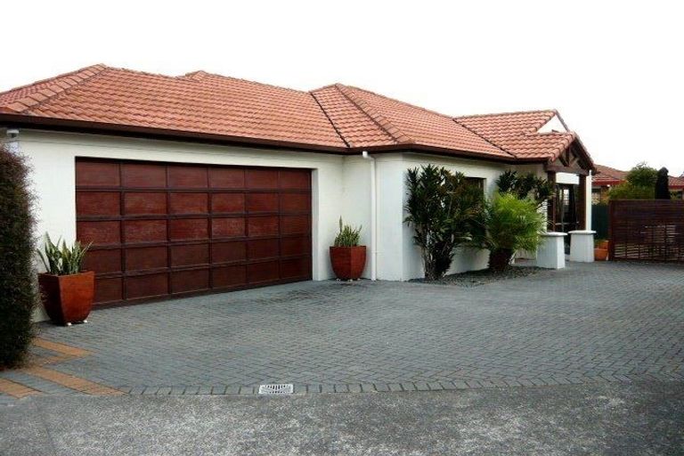 Photo of property in 27 Seneca Court, Golflands, Auckland, 2013