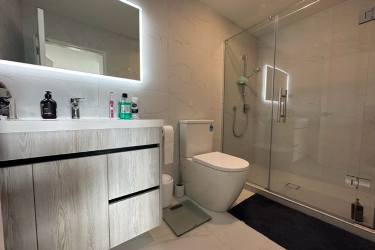 Photo of property in 7/11 Celeste Place, Totara Vale, Auckland, 0627