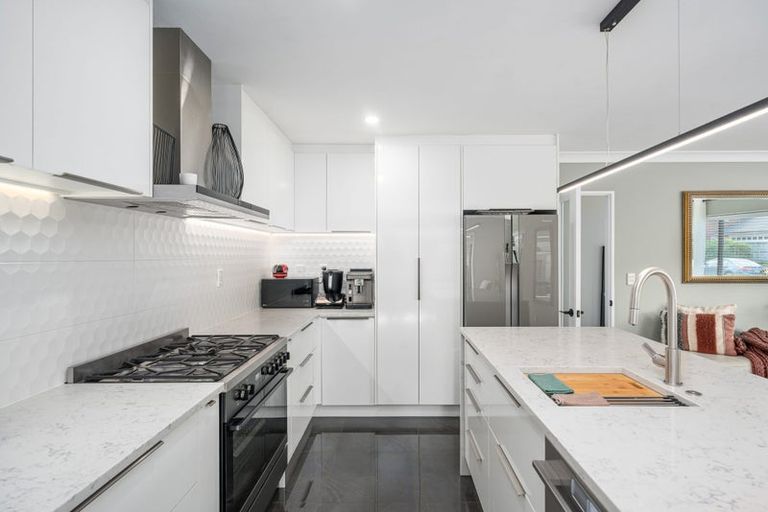 Photo of property in 27 Mauldeth Terrace, Churton Park, Wellington, 6037