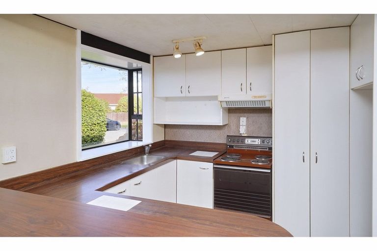 Photo of property in 49 Oldwood Street, Bishopdale, Christchurch, 8053