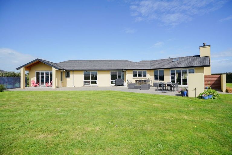 Photo of property in 3 Court Of Ascot, Seaward Bush, Invercargill, 9812
