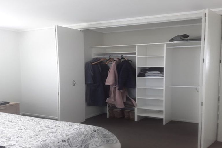 Photo of property in 10 Doone Place, Massey, Auckland, 0614