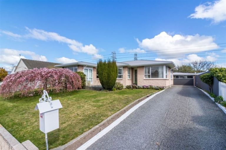 Photo of property in 8 Carbine Place, Sockburn, Christchurch, 8042