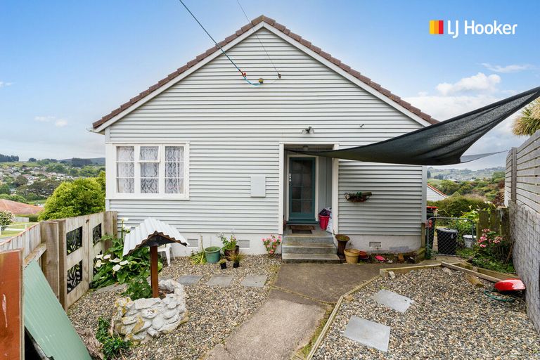 Photo of property in 16 Edinburgh Street, Green Island, Dunedin, 9018