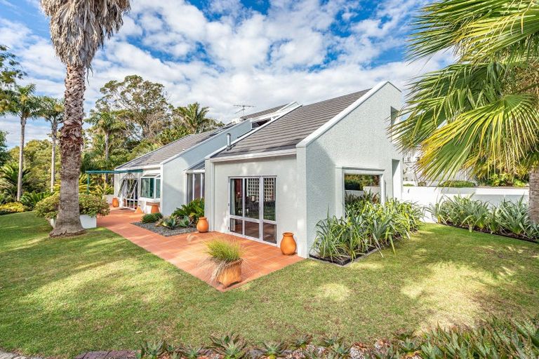 Photo of property in 14 Kent Road, Saint Johns Hill, Whanganui, 4501