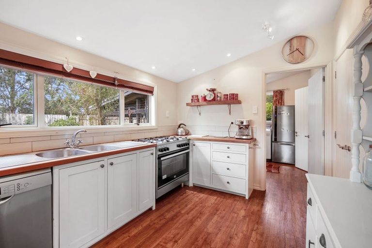 Photo of property in 51 Victoria Street, Oxford, 7430