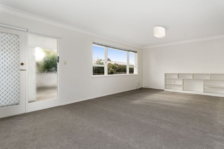 Photo of property in 2/4 Linklater Avenue, Bellevue, Tauranga, 3110