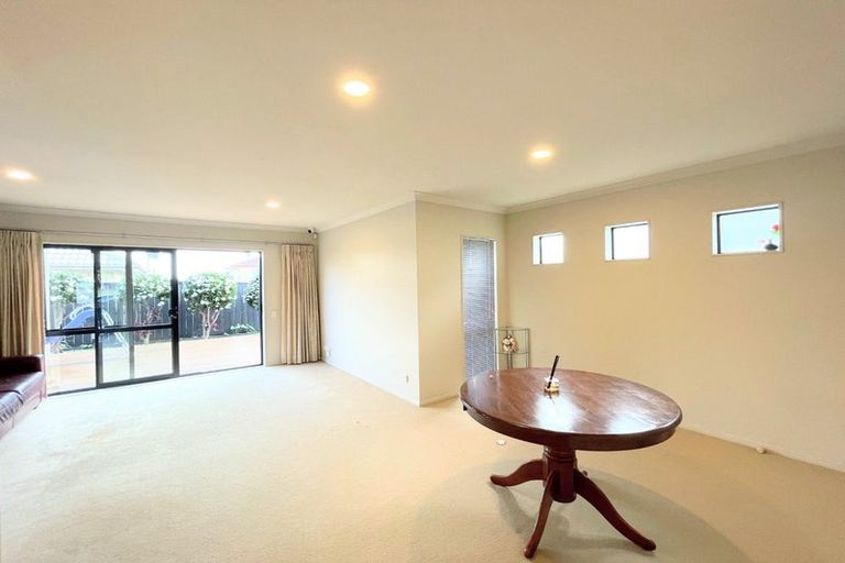 Photo of property in 12 Oakville Avenue, Flat Bush, Auckland, 2016