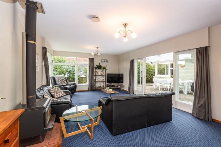Photo of property in 16 Greenfield Place, Mairehau, Christchurch, 8052
